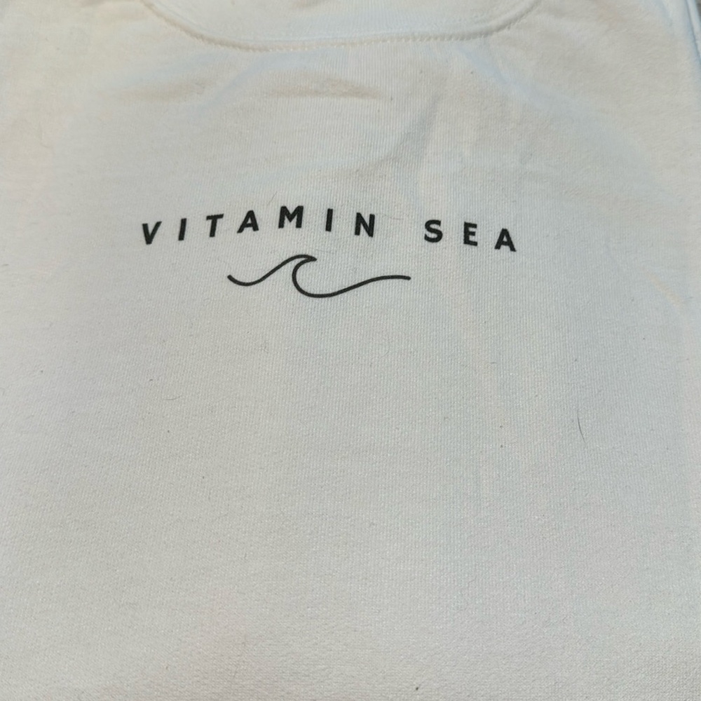 New without tags white sweatshirt - Vitamin Sea